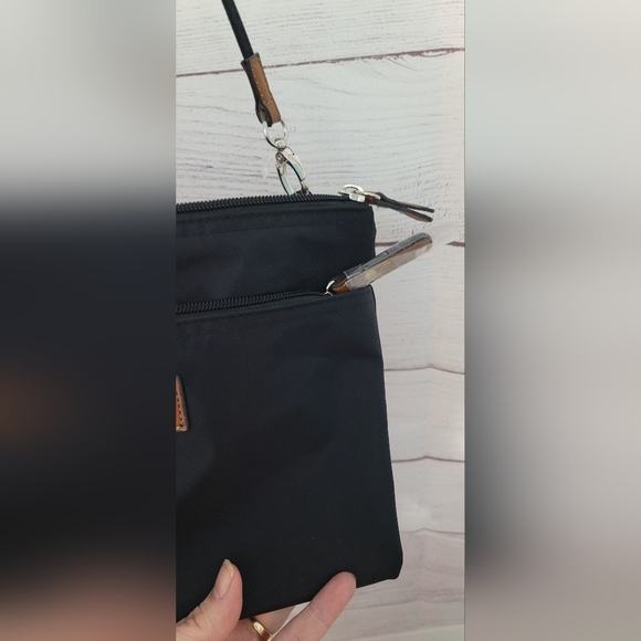 Nwot Roots nylon crossbody with leather accents - Picture 9 of 10